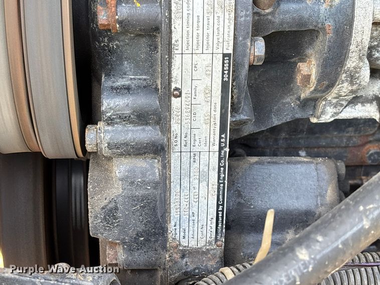 image for item FG0538 1987 International F-9370 semi truck