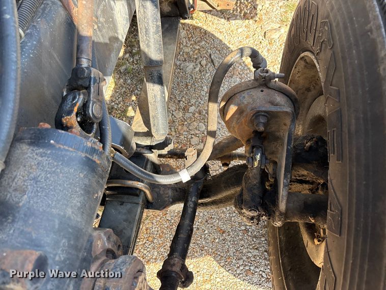 image for item FG0538 1987 International F-9370 semi truck