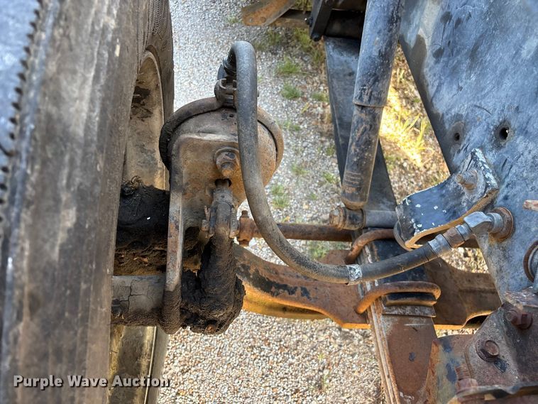 image for item FG0538 1987 International F-9370 semi truck
