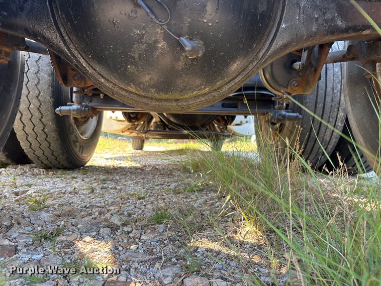 image for item FG0538 1987 International F-9370 semi truck
