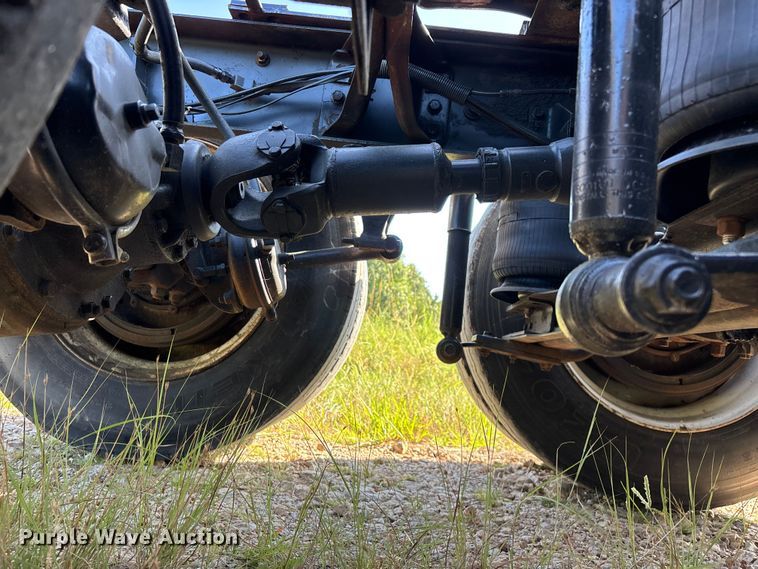 image for item FG0538 1987 International F-9370 semi truck