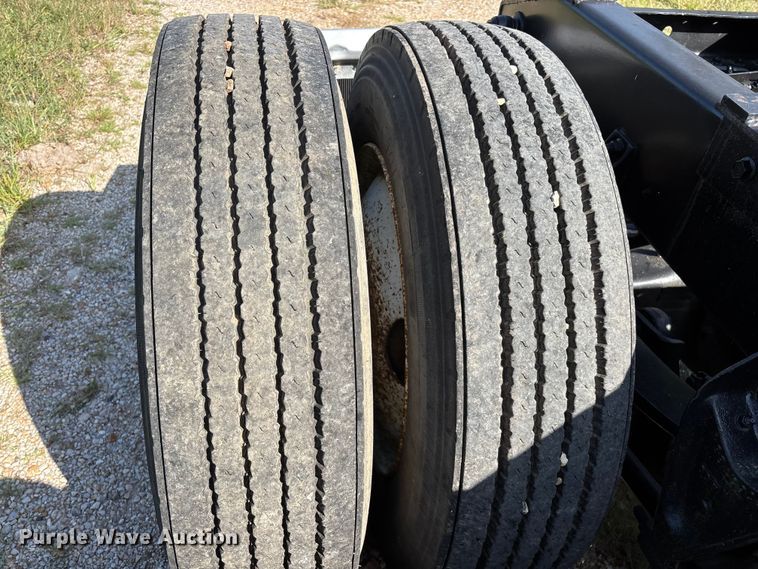 image for item FG0538 1987 International F-9370 semi truck