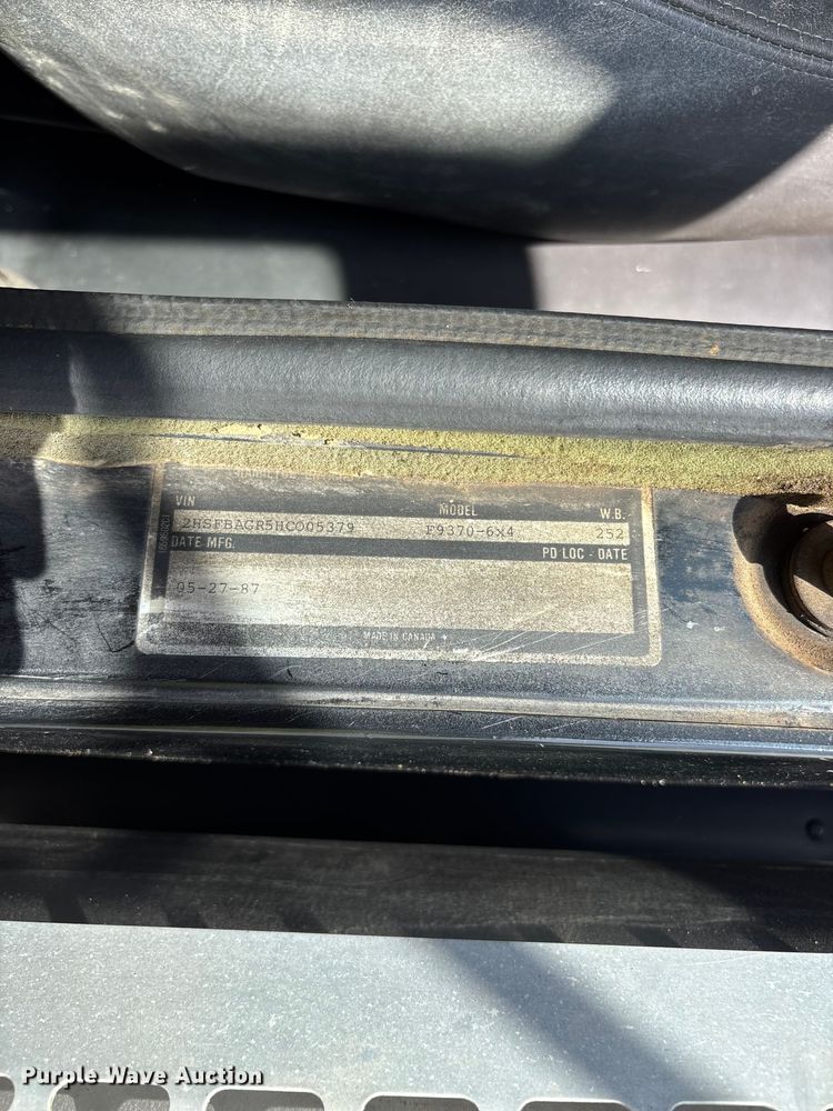 image for item FG0538 1987 International F-9370 semi truck