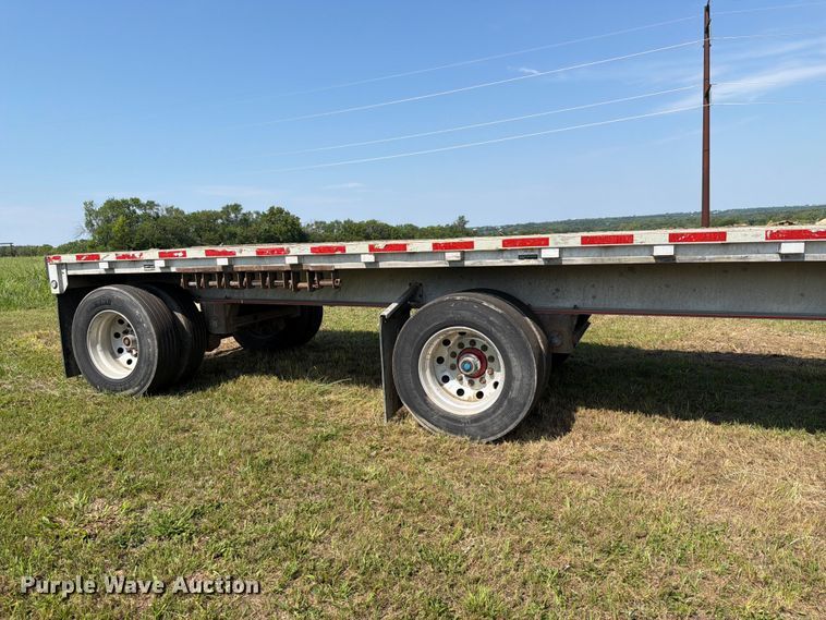image for item FH6182 2007 Wilson ACF300 flatbed trailer