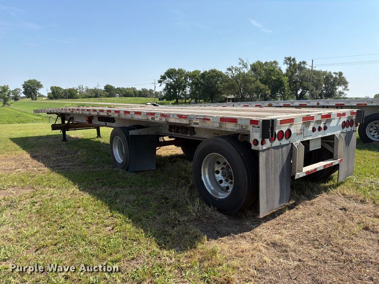 image for item FH6182 2007 Wilson ACF300 flatbed trailer
