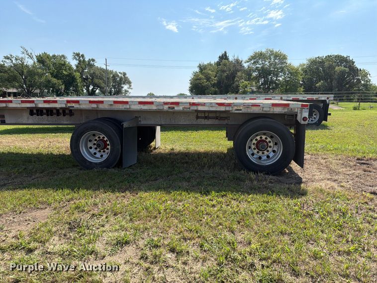 image for item FH6182 2007 Wilson ACF300 flatbed trailer