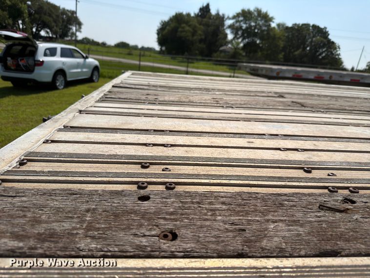 image for item FH6182 2007 Wilson ACF300 flatbed trailer
