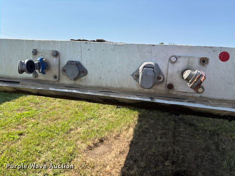 image for item FH6182 2007 Wilson ACF300 flatbed trailer
