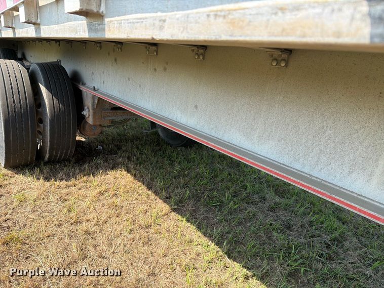 image for item FH6182 2007 Wilson ACF300 flatbed trailer