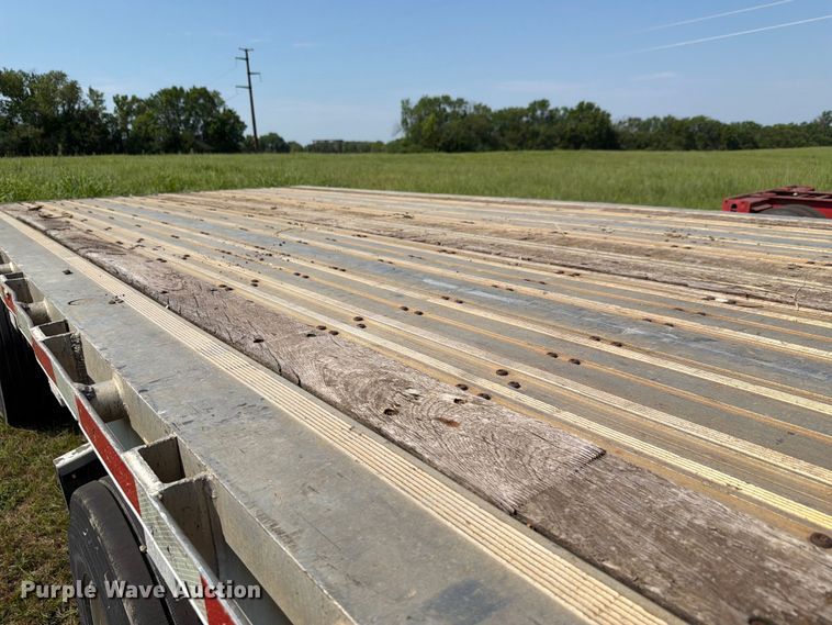 image for item FH6182 2007 Wilson ACF300 flatbed trailer