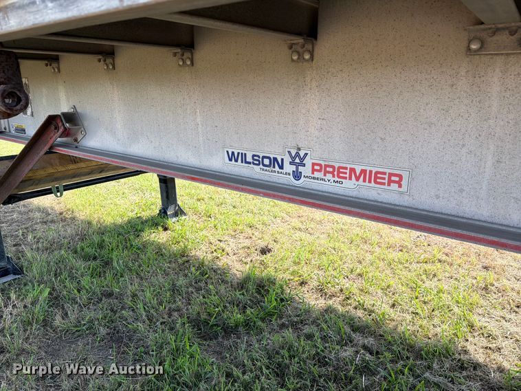 image for item FH6182 2007 Wilson ACF300 flatbed trailer