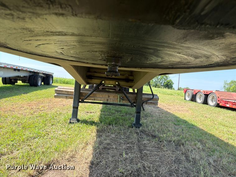 image for item FH6182 2007 Wilson ACF300 flatbed trailer