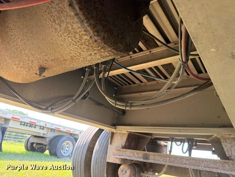 image for item FH6182 2007 Wilson ACF300 flatbed trailer