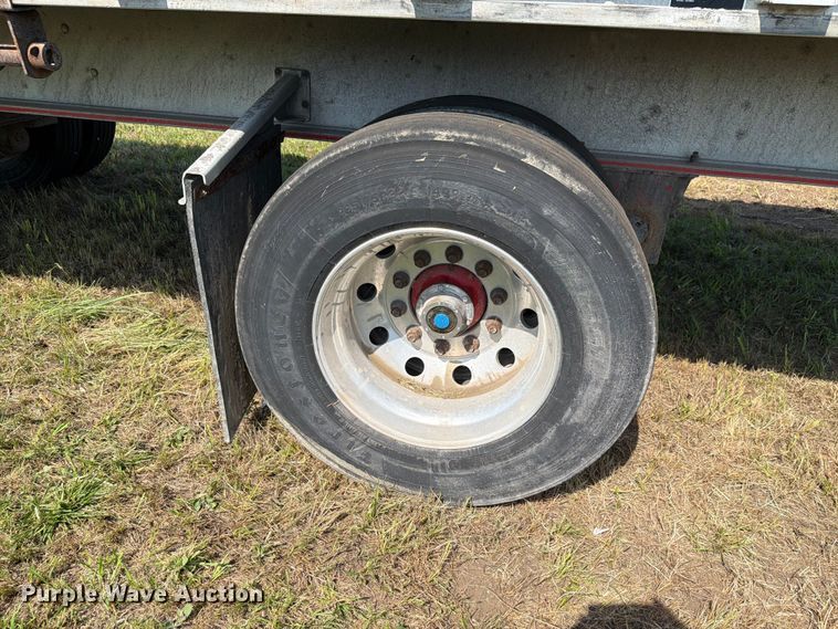 image for item FH6182 2007 Wilson ACF300 flatbed trailer