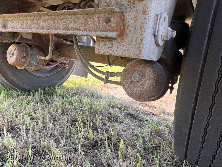 image for item FH6182 2007 Wilson ACF300 flatbed trailer
