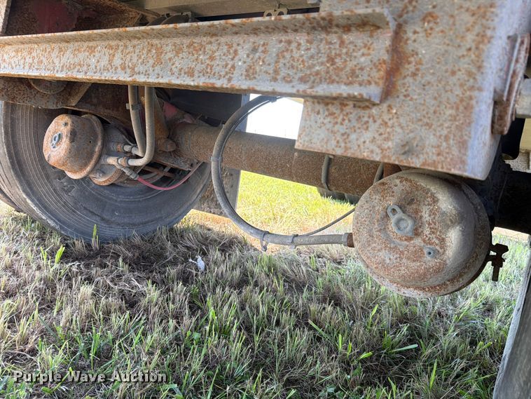image for item FH6182 2007 Wilson ACF300 flatbed trailer