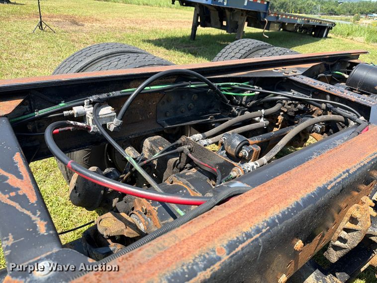 image for item FH6287 1999 Chevrolet C8500 truck cab and chassis