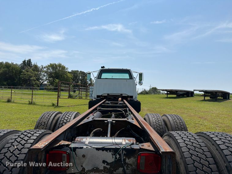 image for item FH6287 1999 Chevrolet C8500 truck cab and chassis