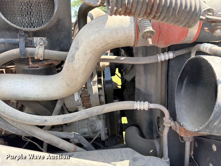 image for item FH6287 1999 Chevrolet C8500 truck cab and chassis