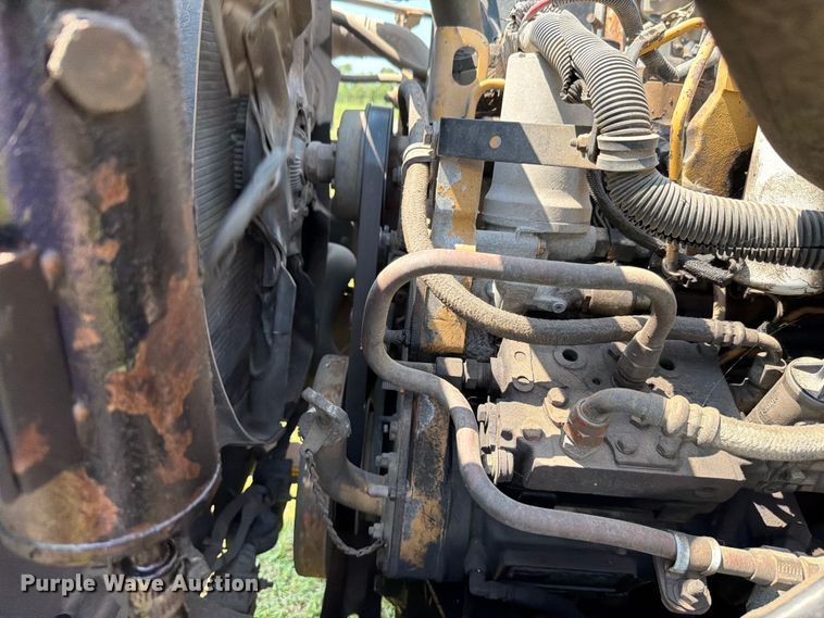 image for item FH6287 1999 Chevrolet C8500 truck cab and chassis
