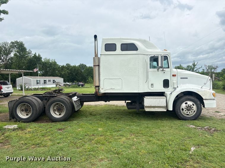 image for item FI0187 1998 International 9200 semi truck