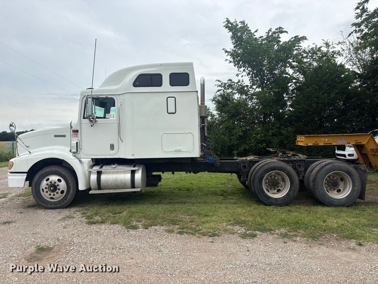 image for item FI0187 1998 International 9200 semi truck