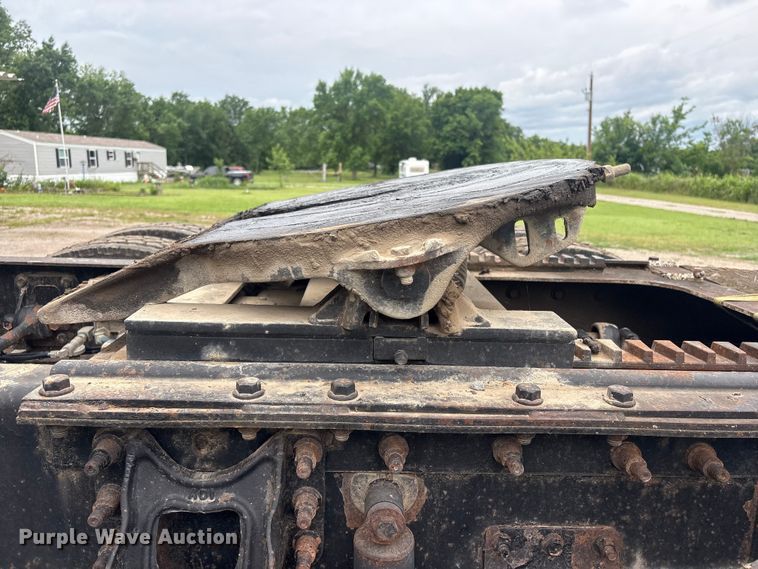 image for item FI0187 1998 International 9200 semi truck