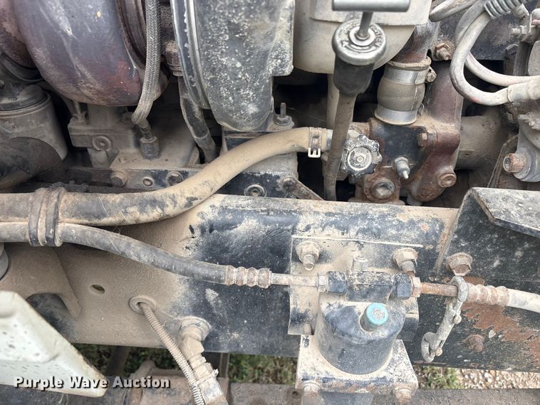 image for item FI0187 1998 International 9200 semi truck