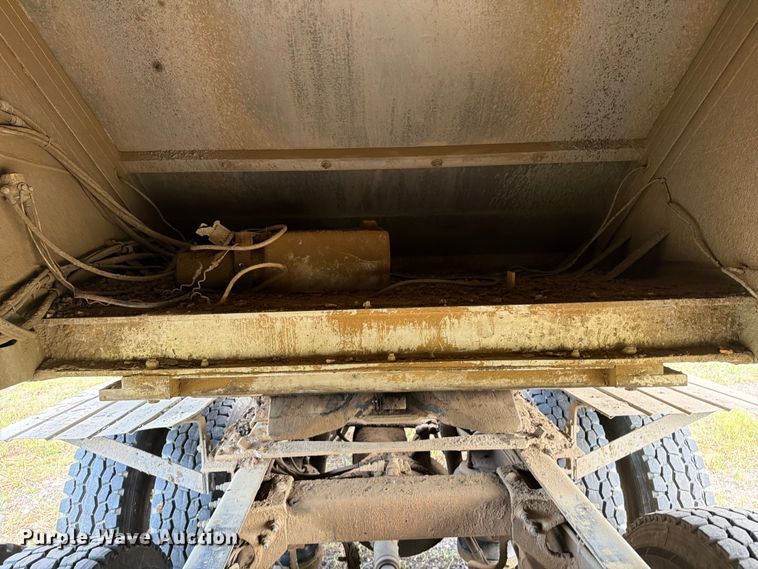 image for item FI0288 2013 Travis 2013 39.2FT TRAVIS S/102 bottom dump trailer