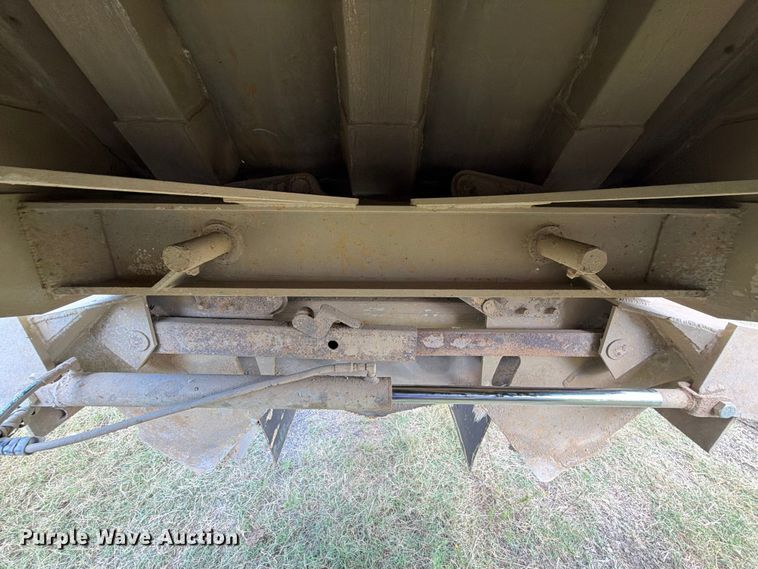 image for item FI0288 2013 Travis 2013 39.2FT TRAVIS S/102 bottom dump trailer