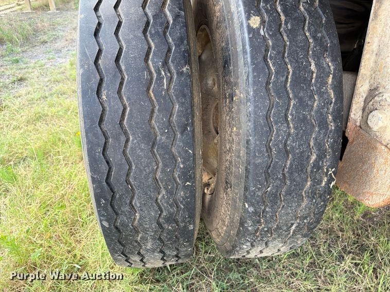 image for item FI0288 2013 Travis 2013 39.2FT TRAVIS S/102 bottom dump trailer