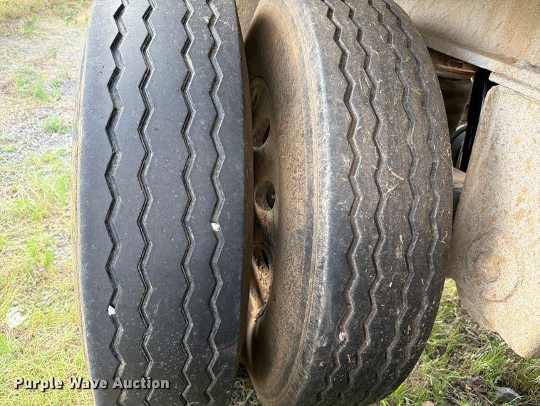 image for item FI0288 2013 Travis 2013 39.2FT TRAVIS S/102 bottom dump trailer
