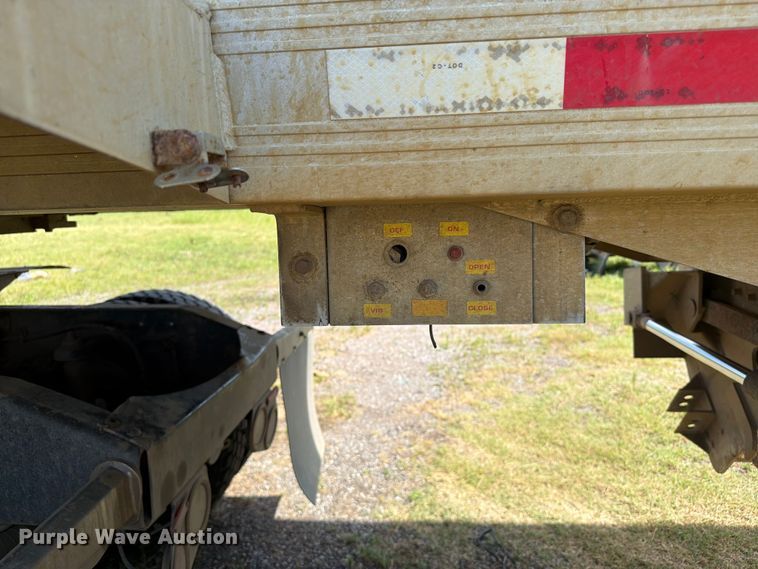 image for item FI0289 2013 Travis 2013 39.2FT TRAVIS S/102 bottom dump trailer