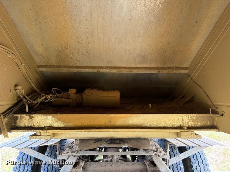 image for item FI0289 2013 Travis 2013 39.2FT TRAVIS S/102 bottom dump trailer