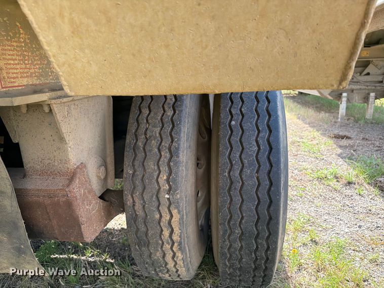image for item FI0289 2013 Travis 2013 39.2FT TRAVIS S/102 bottom dump trailer