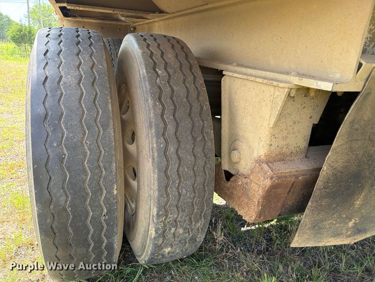 image for item FI0289 2013 Travis 2013 39.2FT TRAVIS S/102 bottom dump trailer