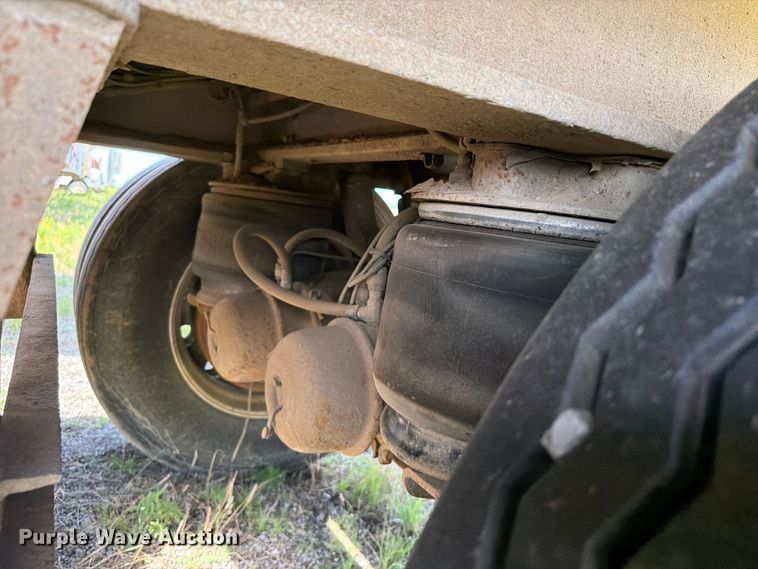 image for item FI0289 2013 Travis 2013 39.2FT TRAVIS S/102 bottom dump trailer