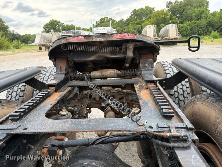 image for item FI0300 2007 Peterbilt 379 semi truck