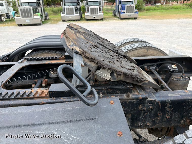 image for item FI0300 2007 Peterbilt 379 semi truck