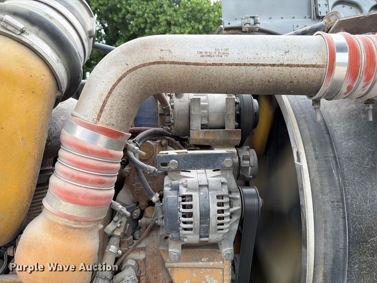 image for item FI0300 2007 Peterbilt 379 semi truck