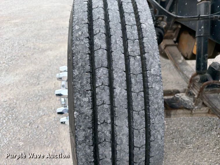 image for item FI0300 2007 Peterbilt 379 semi truck