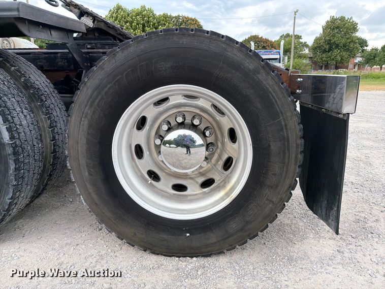 image for item FI0300 2007 Peterbilt 379 semi truck