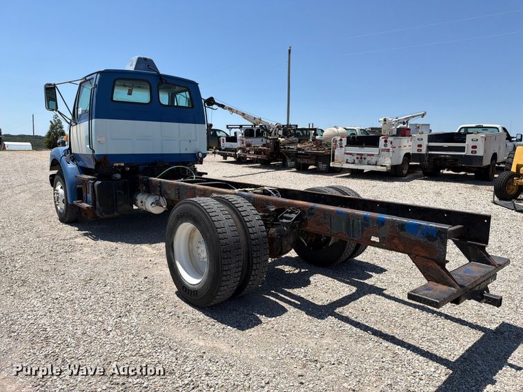 image for item FI0308 2000 Sterling L7500 truck cab and chassis