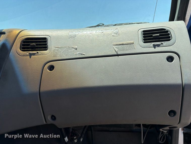 image for item FI0308 2000 Sterling L7500 truck cab and chassis