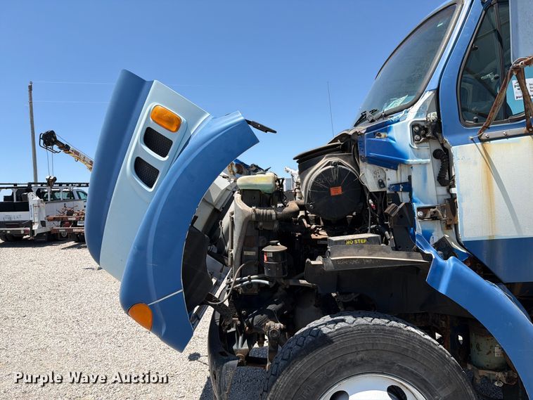image for item FI0308 2000 Sterling L7500 truck cab and chassis
