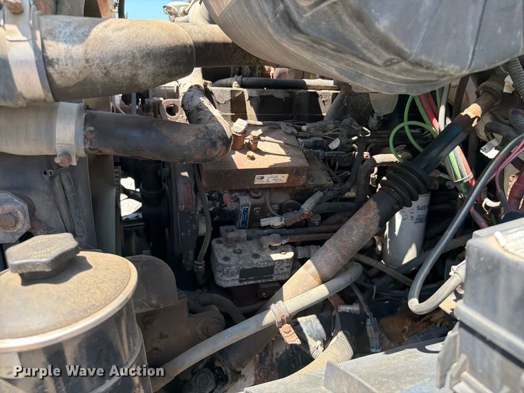image for item FI0308 2000 Sterling L7500 truck cab and chassis