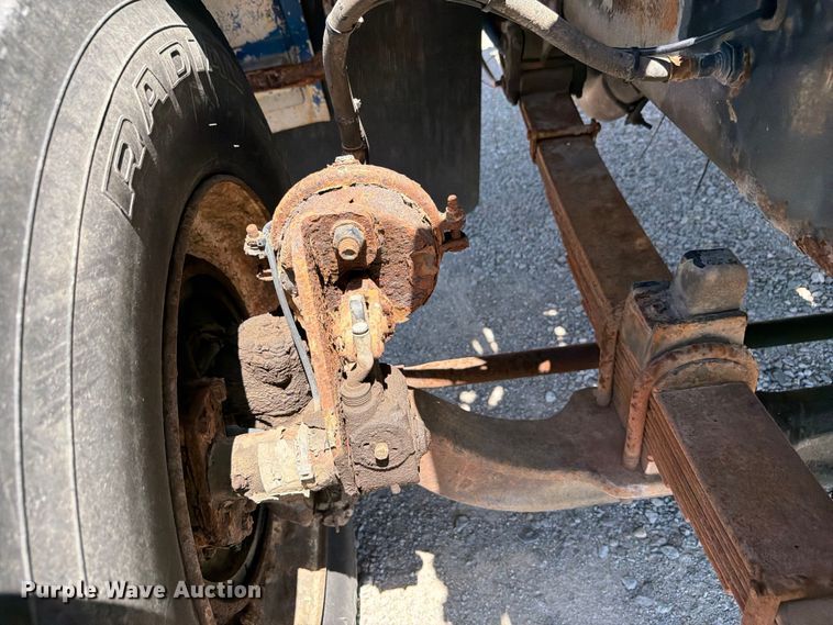 image for item FI0308 2000 Sterling L7500 truck cab and chassis