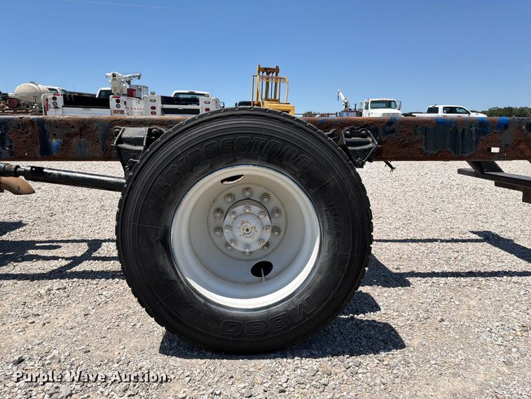image for item FI0308 2000 Sterling L7500 truck cab and chassis