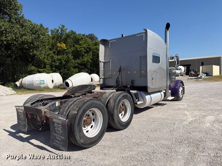 image for item FI0309 2006 Peterbilt 379 semi truck