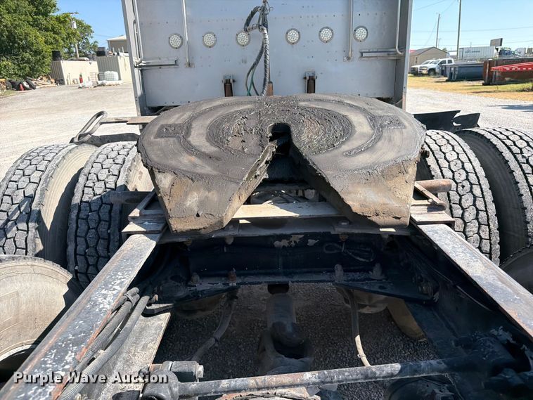 image for item FI0309 2006 Peterbilt 379 semi truck
